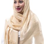 Moonlit Grace – Soft Amber