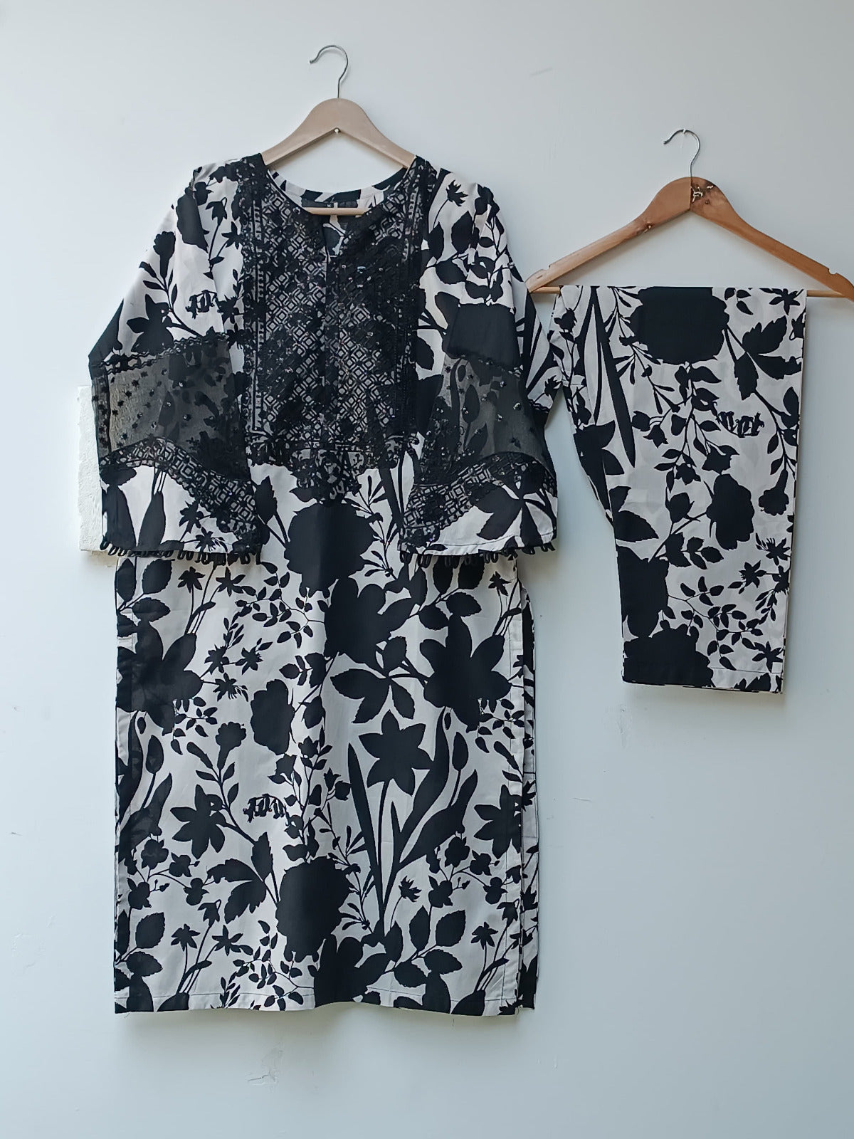 Sequence Digital Printed Swiss Lawn Arrival š