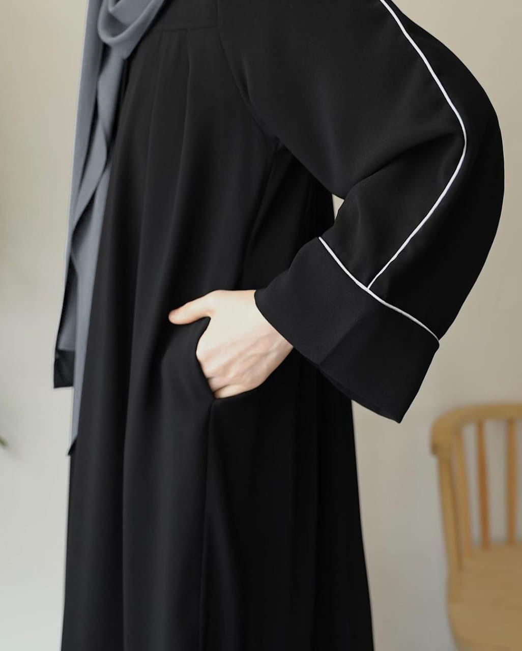 Zip Piping Abaya With Stoller