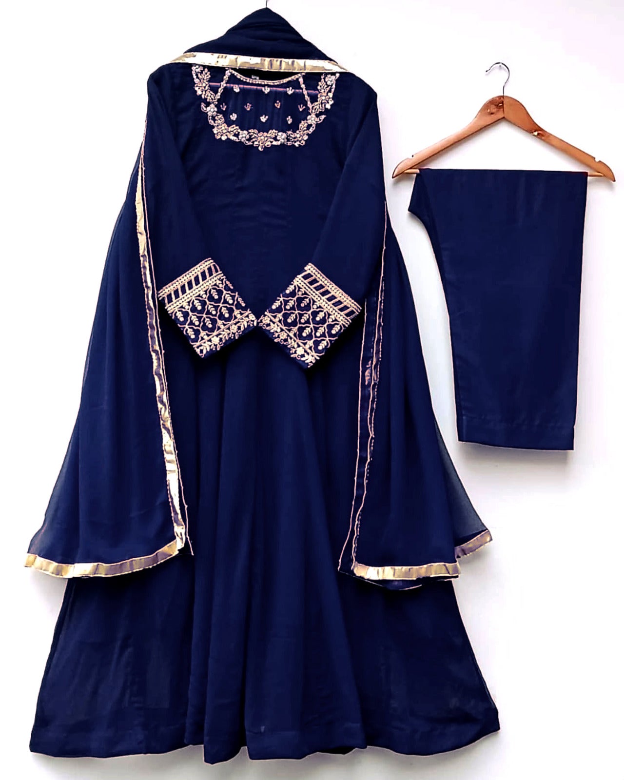 Maxi With Lace Work Duppatta And Trouser 3Pcs