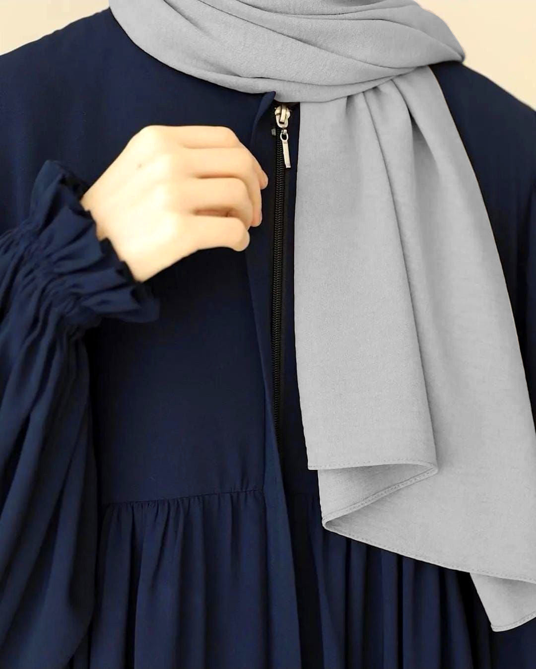 Front Platted Gum Zip Sleeves Punch Abaya With Stoller
