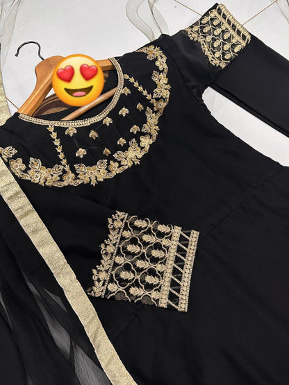 Maxi With Lace Work Duppatta And Trouser 3Pcs