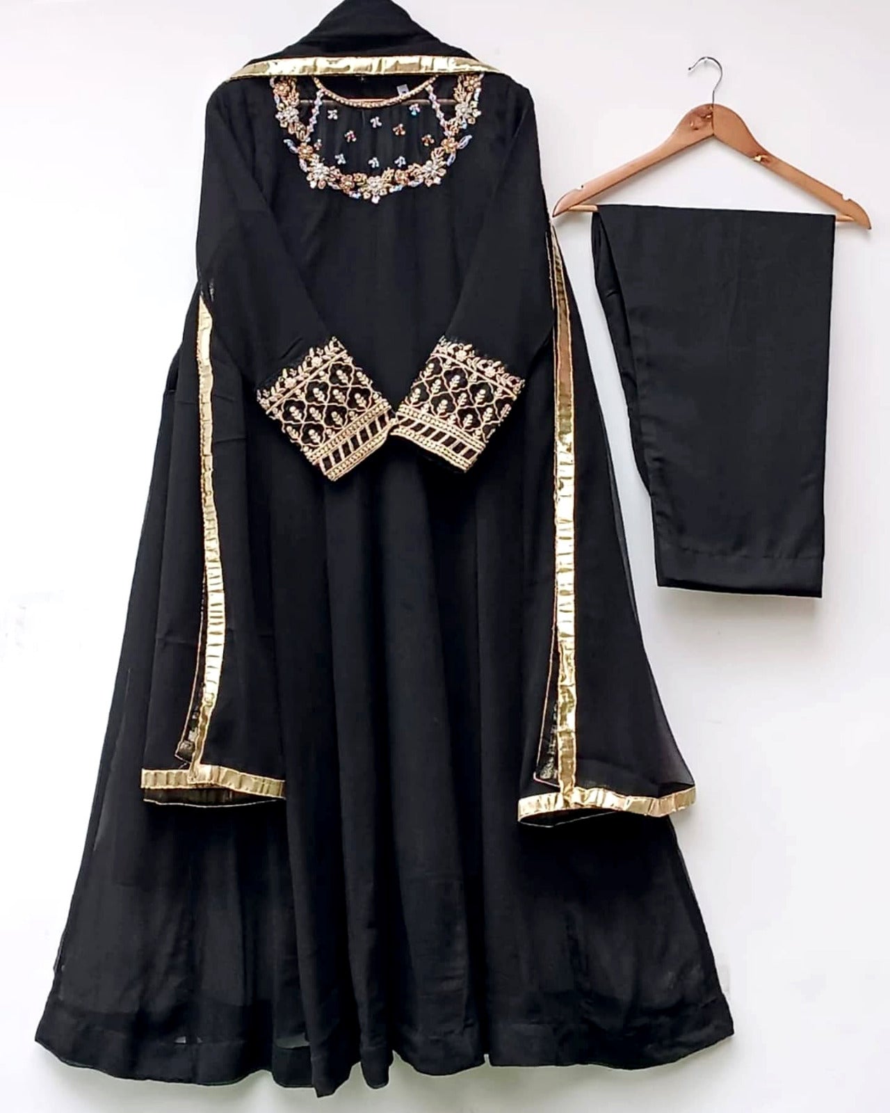 Maxi With Lace Work Duppatta And Trouser 3Pcs