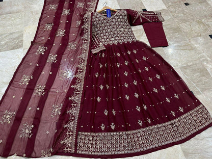 Heavy Embroidered Maxi,Dupatta And Trouser 3Pcs